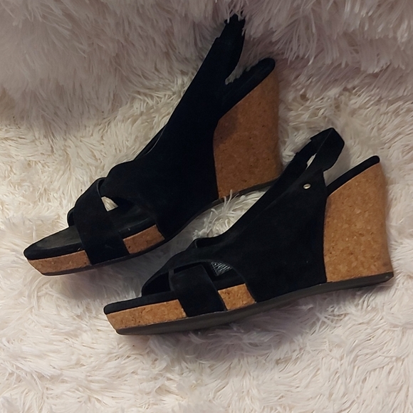 UGG Wedge Shoes - Picture 3 of 5